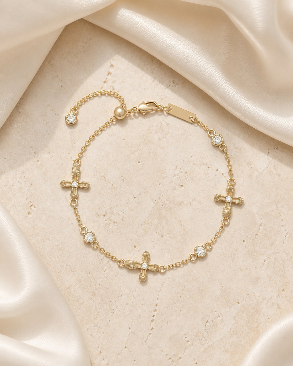 Dear Luma Crosswind Bracelet view 1