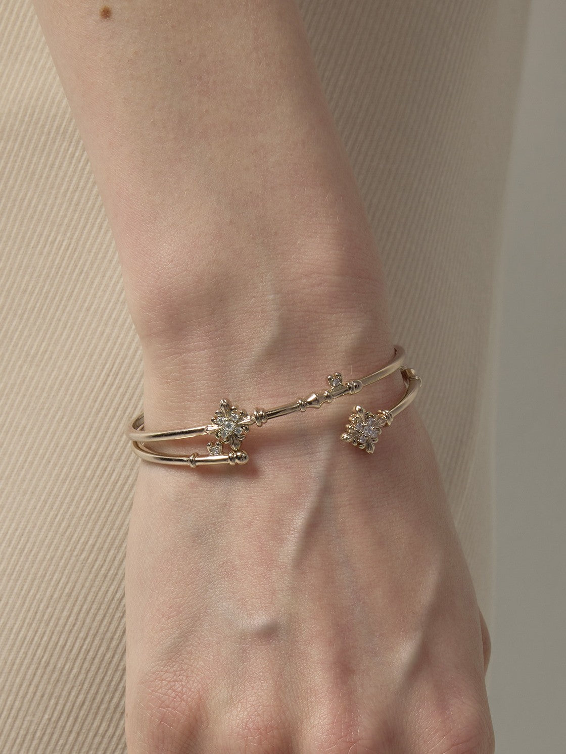 Dear Luma Iris Key Cuff - Ornate view 4