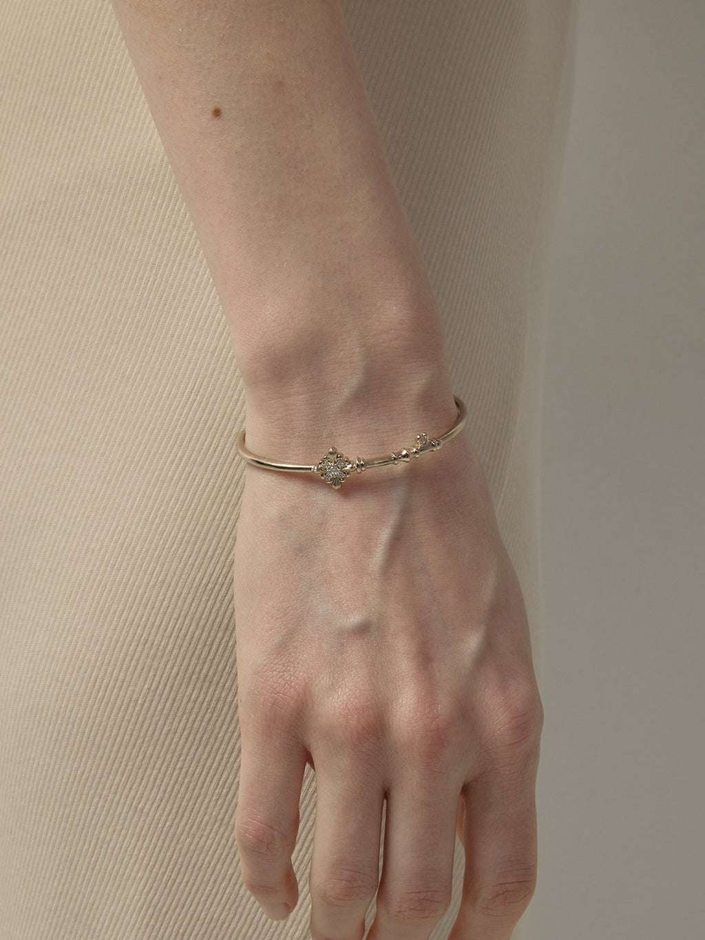 Dear Luma Iris Key Cuff - Ornate view 6