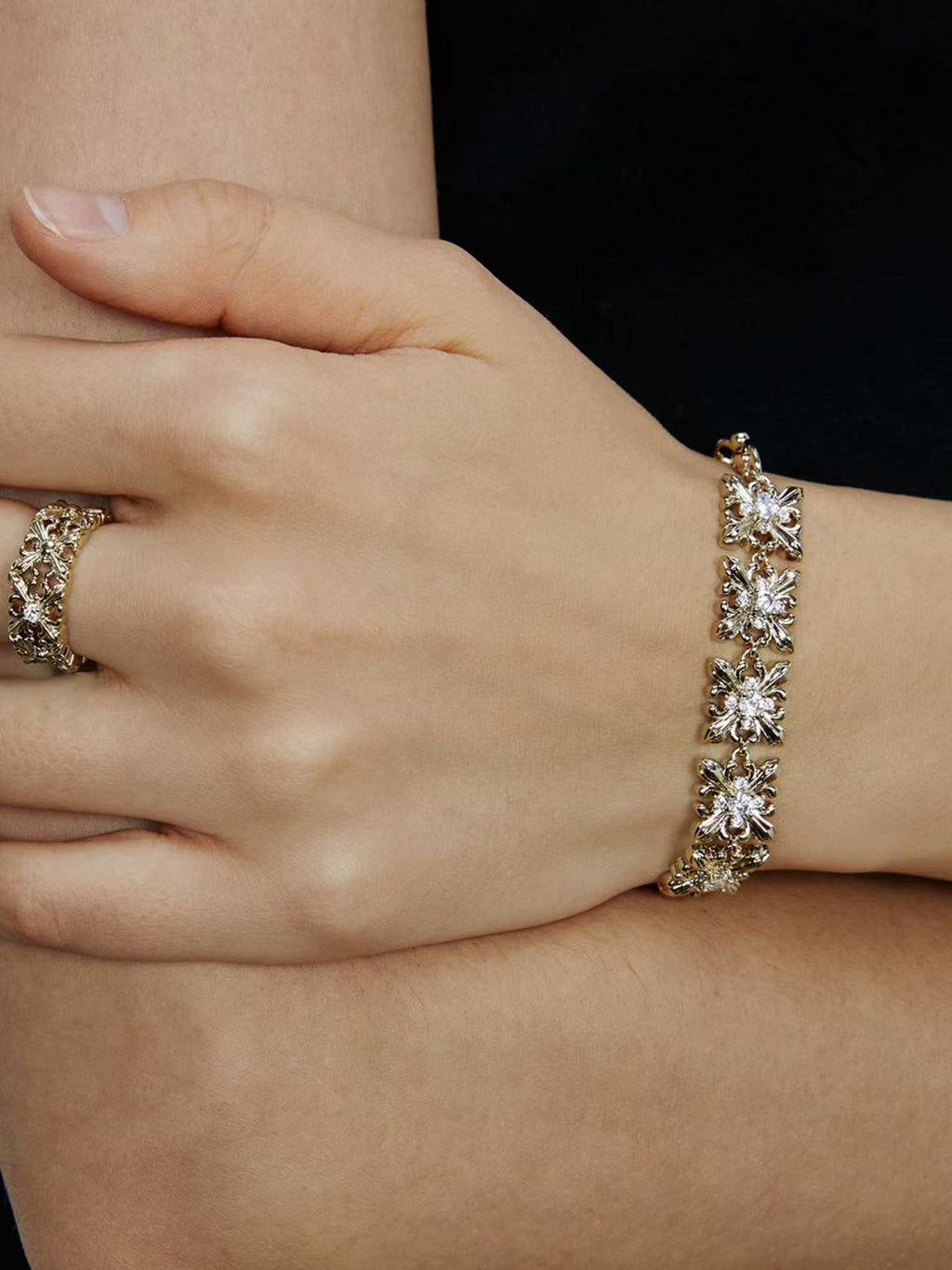 Dear Luma Iris Garland Bracelet - Five Bloom view 3