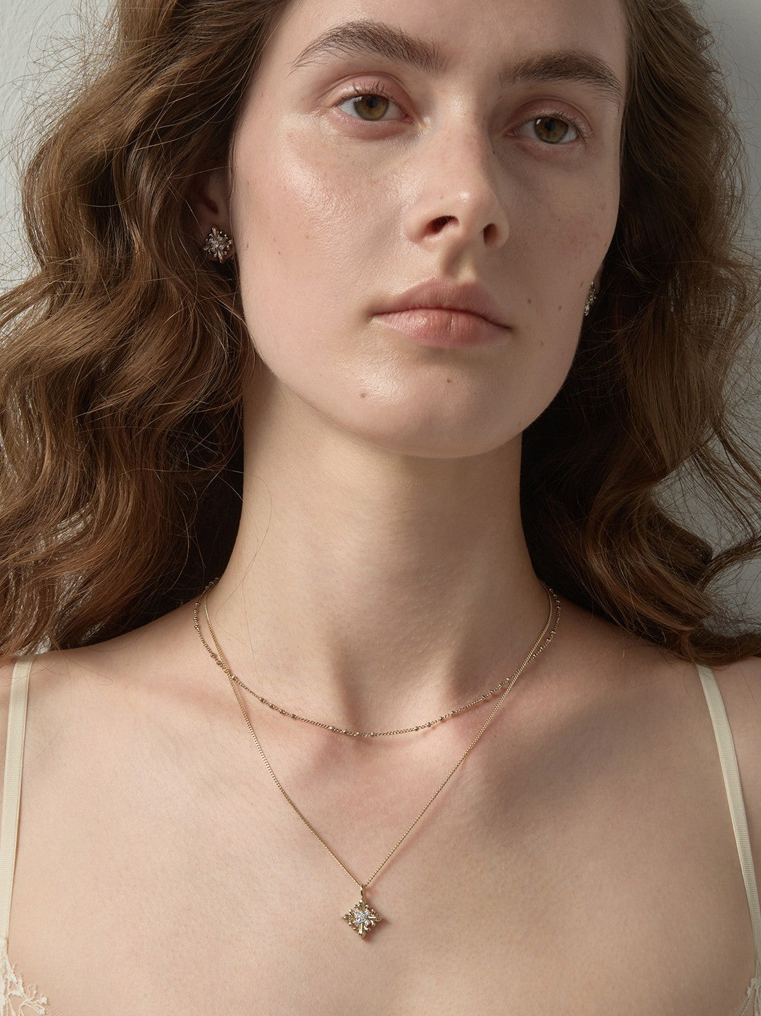 Dear Luma N010 double layer iris chain necklace wearing detail