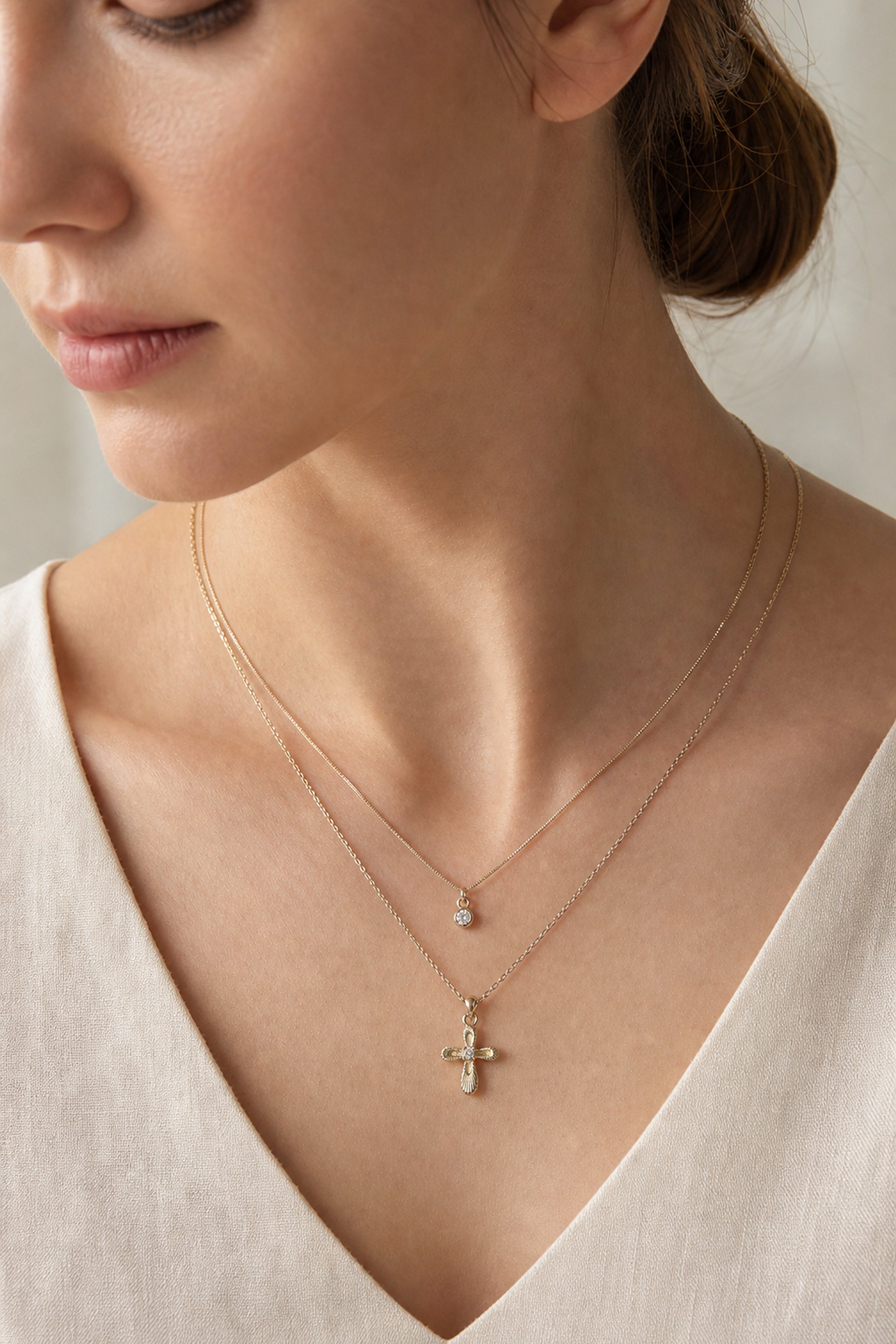 Dear Luma N012 gold layered necklace model closeup
