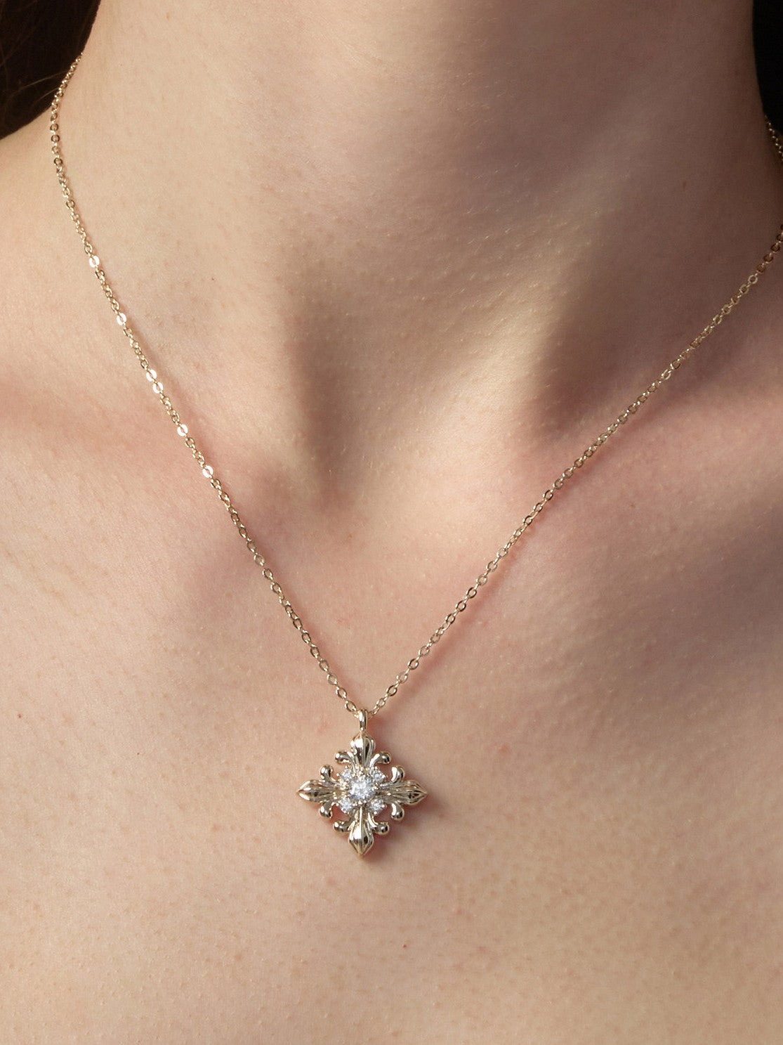 Dear Luma N015 short iris necklace model portrait