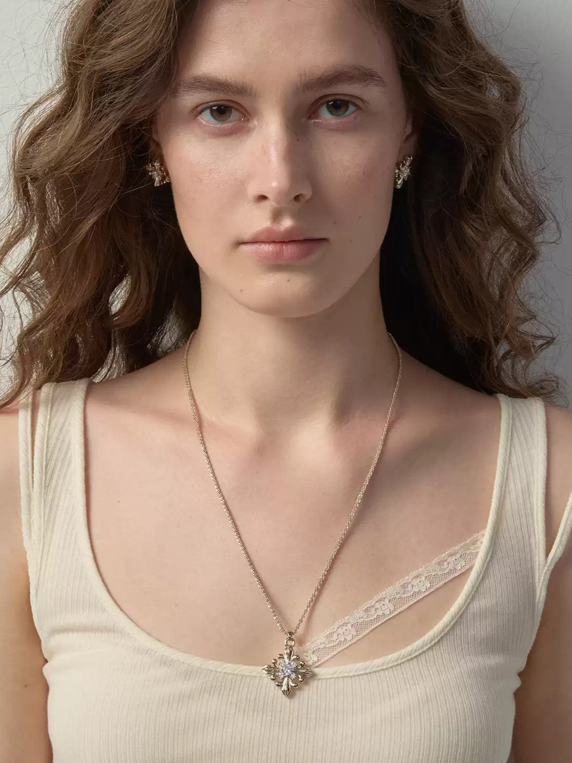 Dear Luma N016 iris plain chain long necklace model front