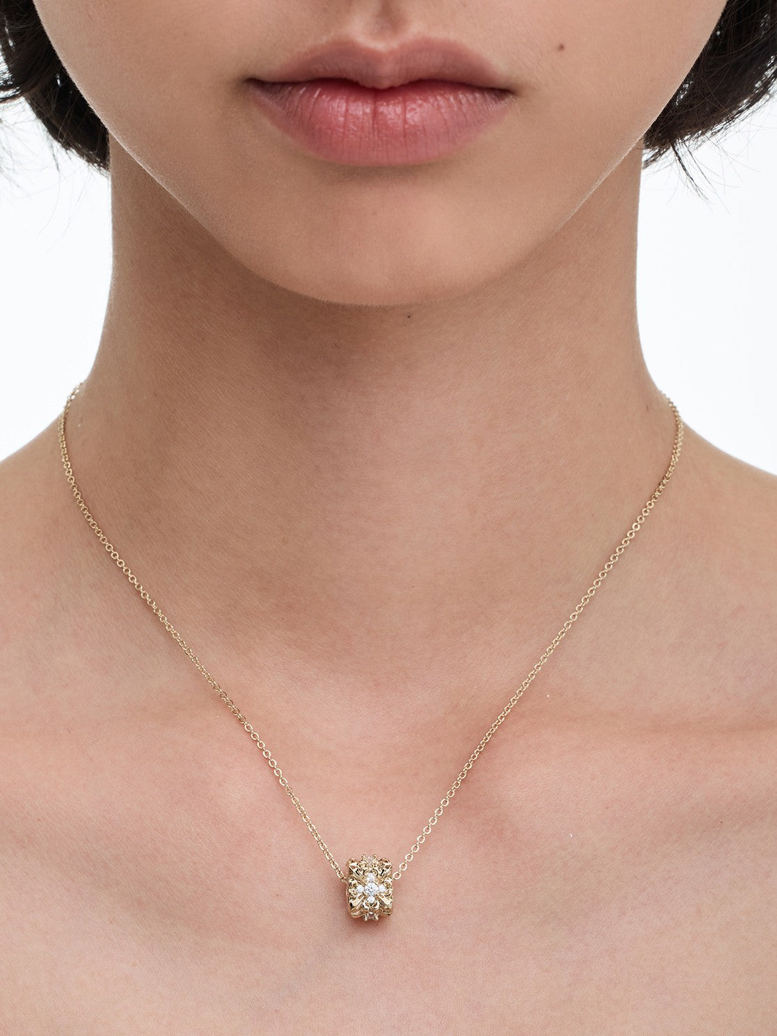 Dear Luma N017 gold iris cube necklace wearing comparison