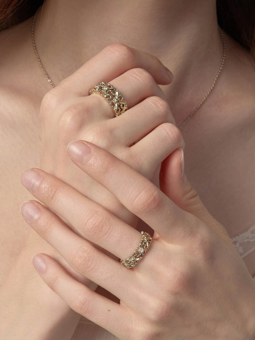 Dear Luma R008 gold narrow iris band ring model pairing