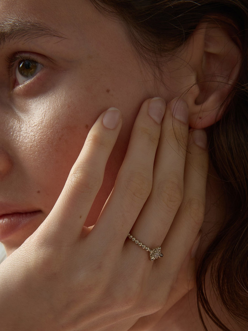Dear Luma R009 gold iris ring set pairing worn on hand