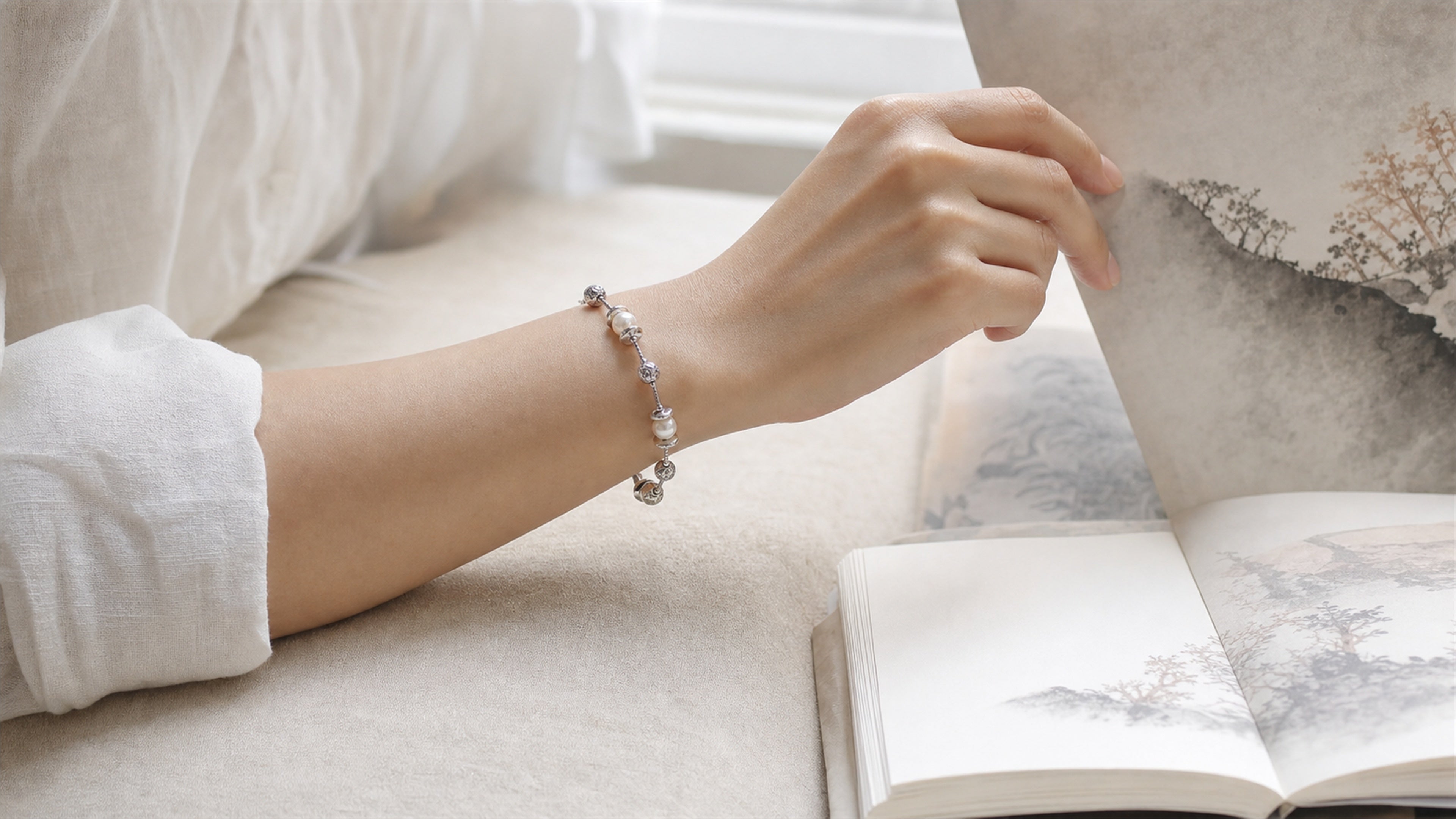 B002 jewellery image