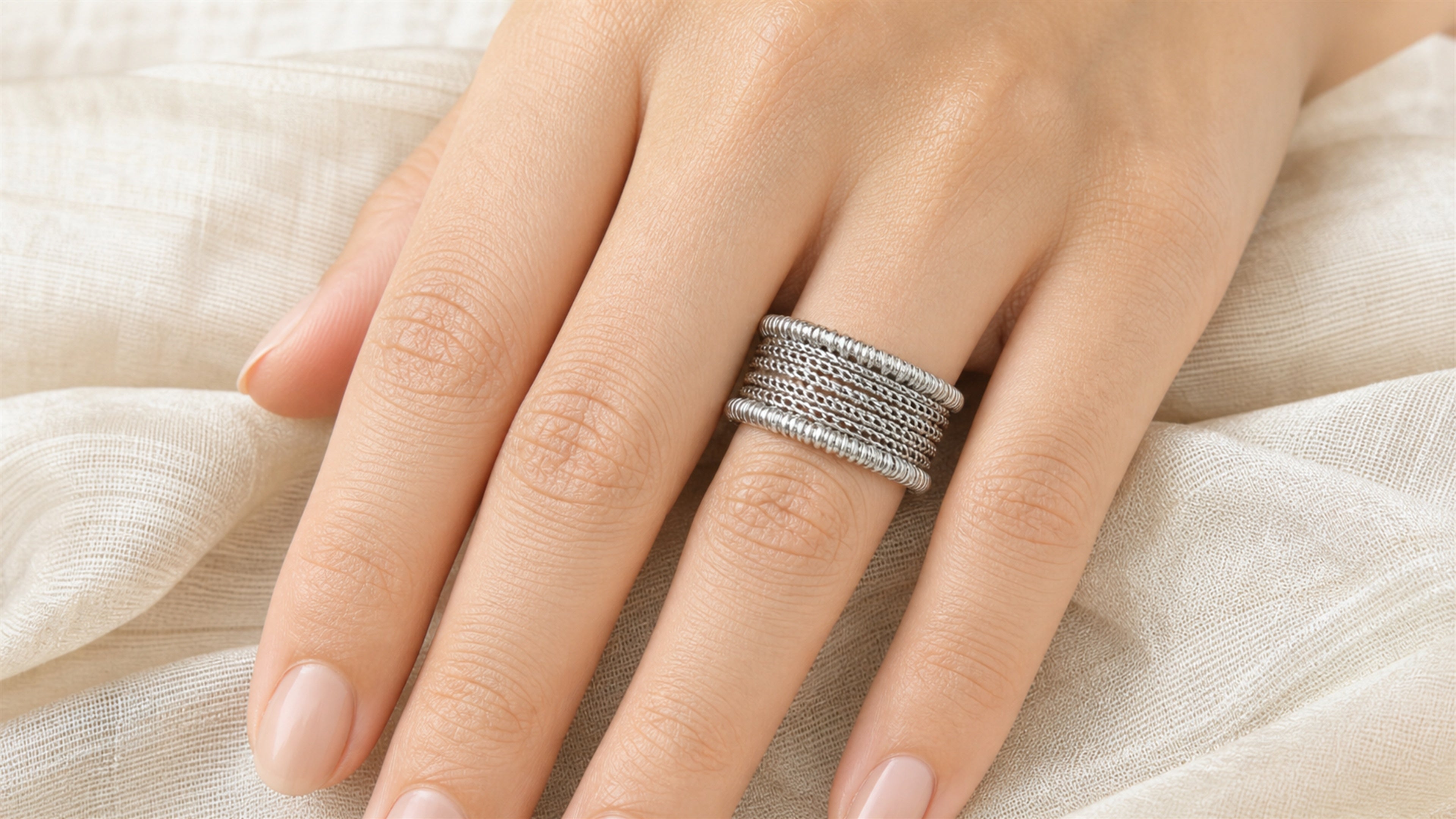 R002 jewellery image