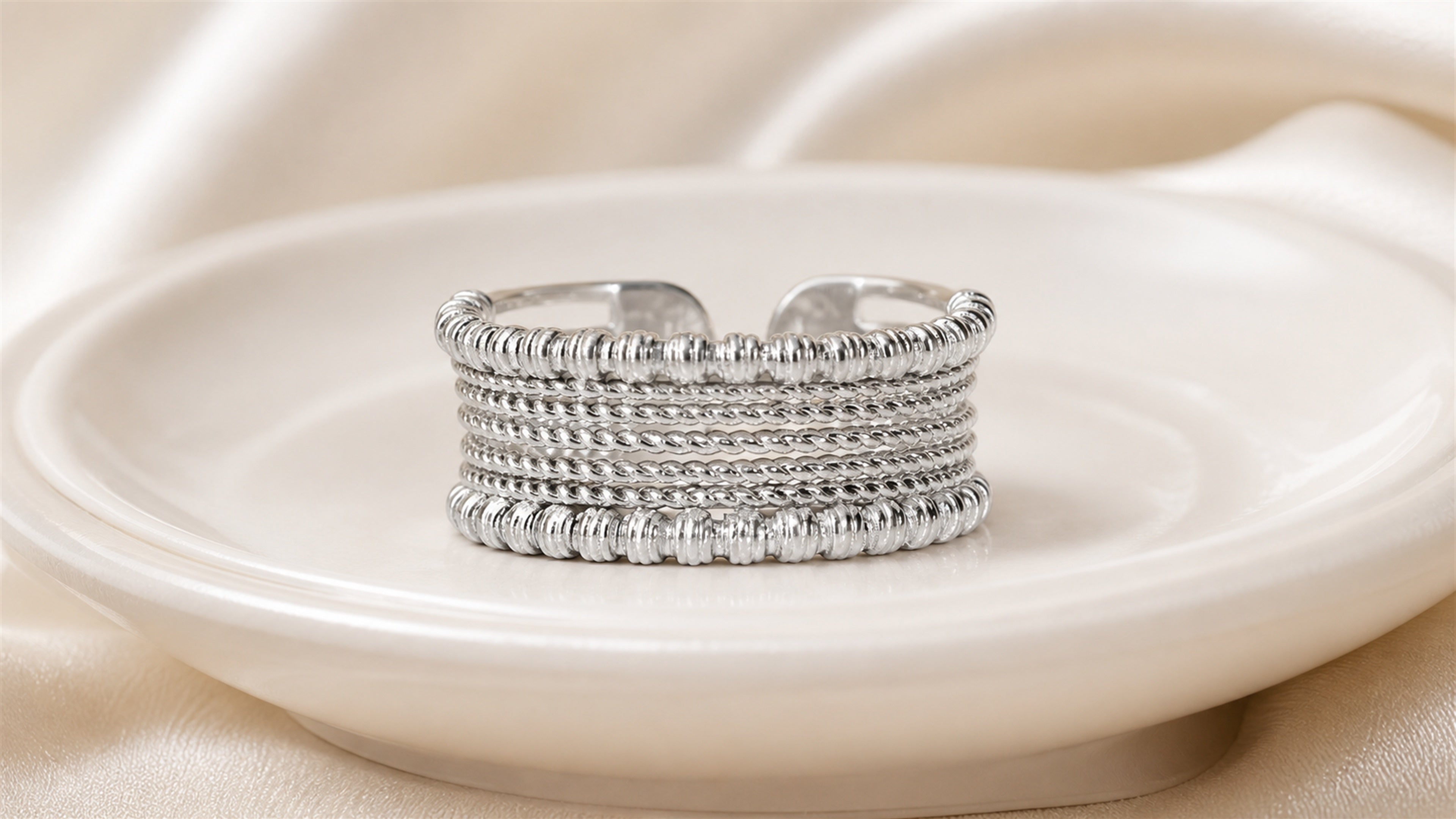 R002 jewellery image