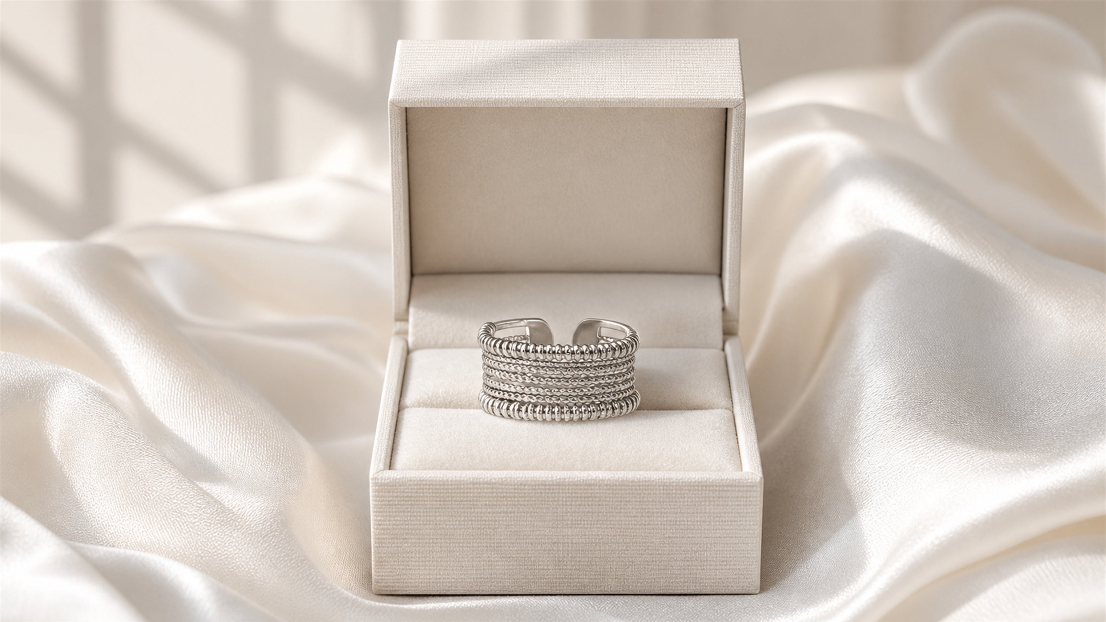 R002 jewellery image